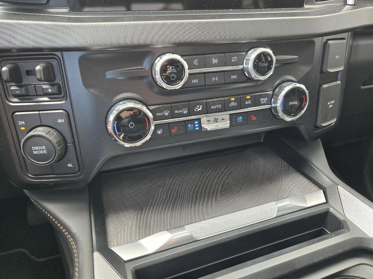 Used 2024 Ford F450 Platinum AWD/4WD image 29