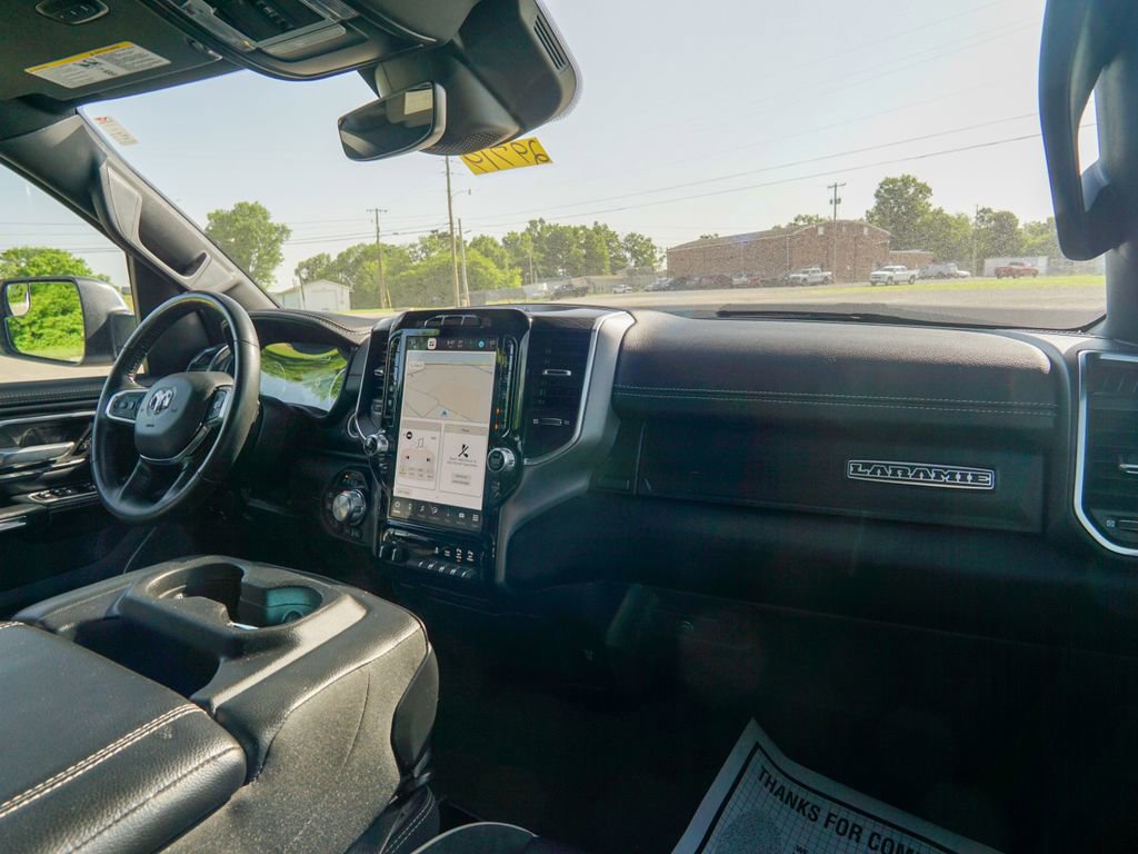 Used 2024 RAM 1500 Laramie AWD/4WD image 17