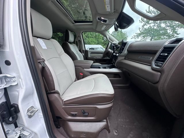 New 2026 RAM 3500 Laramie AWD/4WD image 28