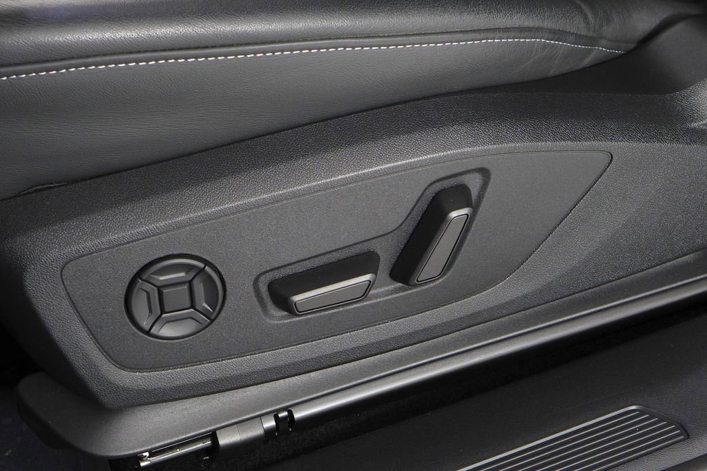 Used 2024 Audi Q4 e-tron Prestige w/ Black Optic Package image 23