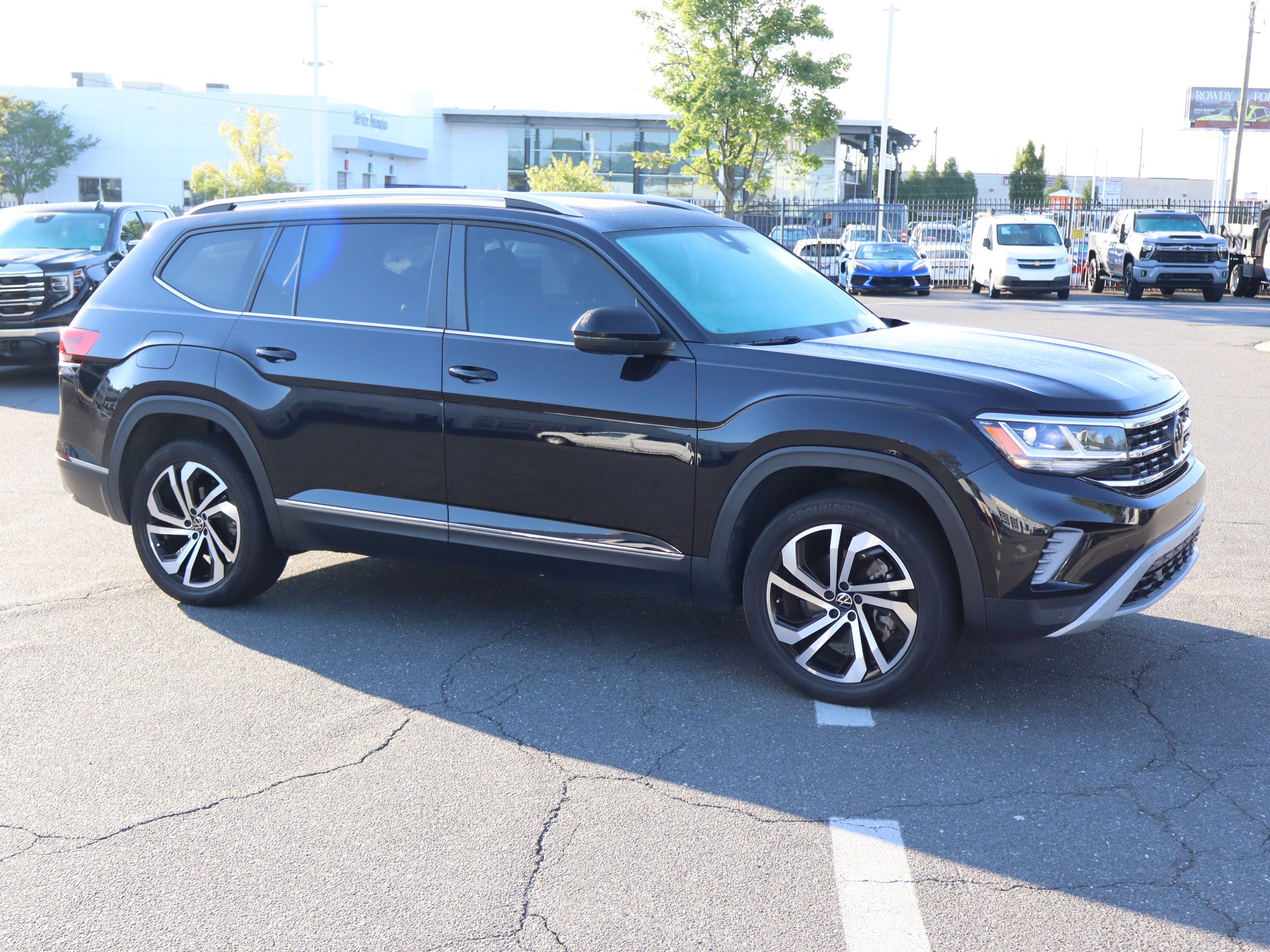 Used 2023 Volkswagen Atlas SEL AWD/4WD image 14