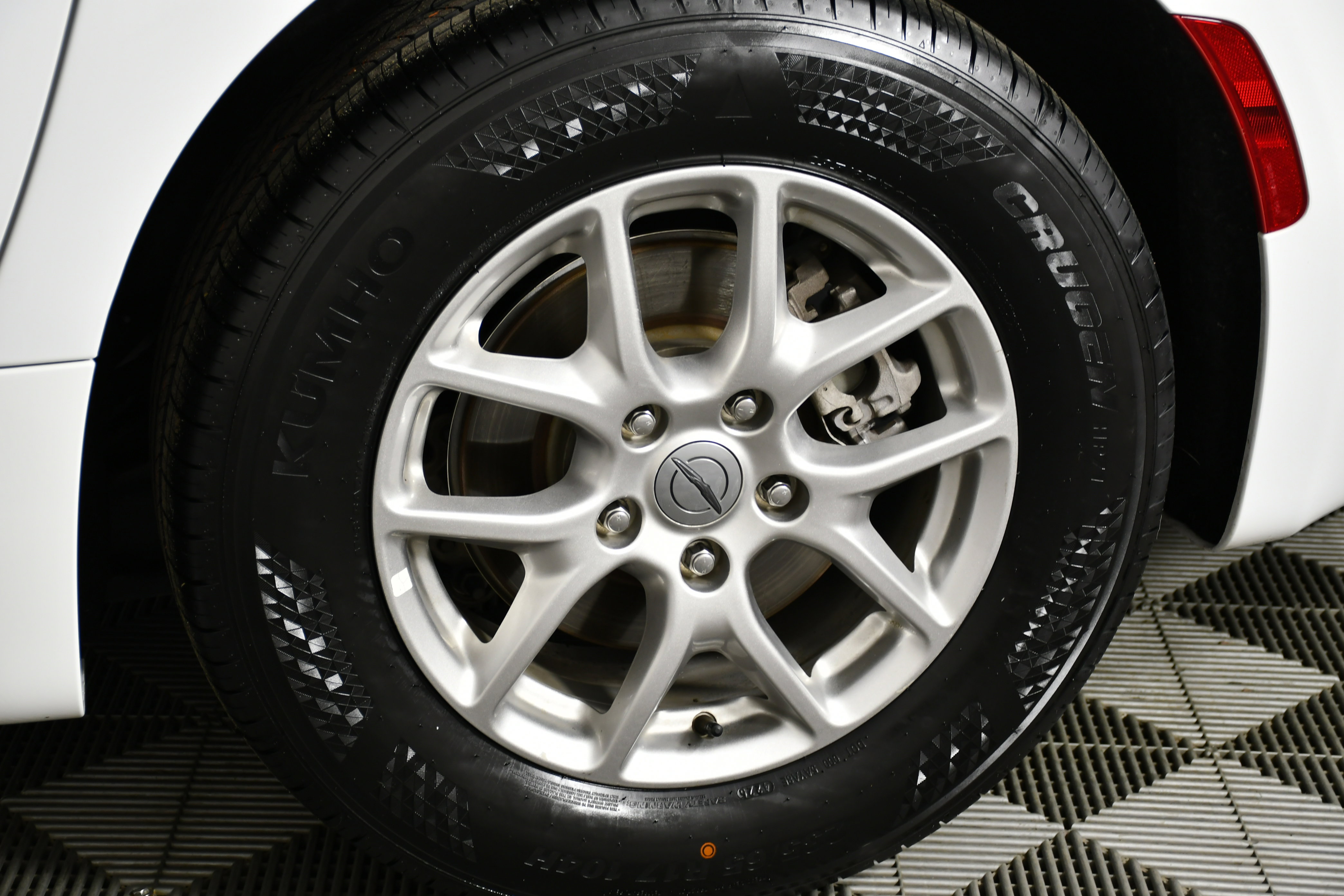 Used 2024 Chrysler Pacifica Touring-L image 50