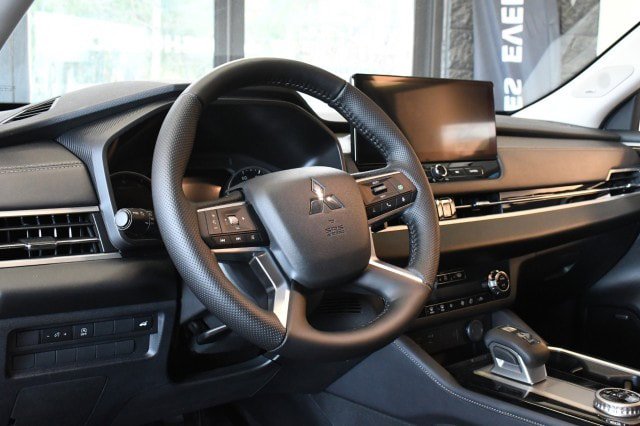 New 2026 Mitsubishi Outlander SE AWD/4WD image 32