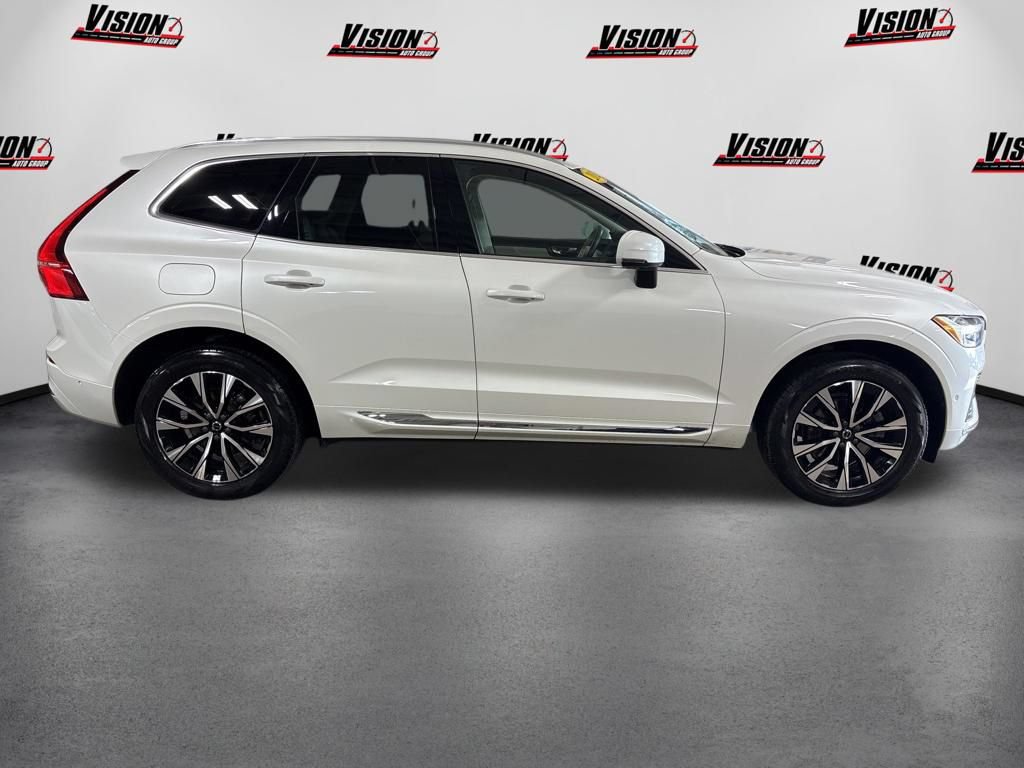 Used 2023 Volvo XC60 B5 Plus w/ Climate Package AWD/4WD image 4