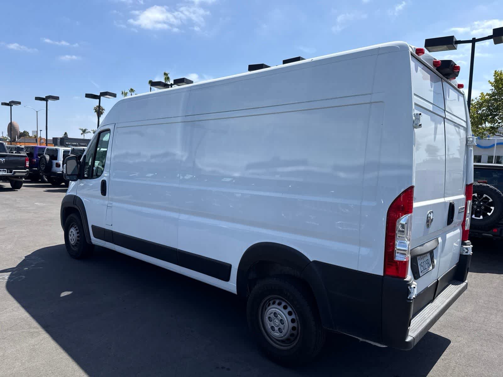 Used 2024 RAM ProMaster 2500 w/ Convenience Group FWD image 17