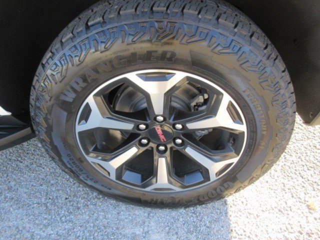 New 2027 GMC Yukon AT4 w/ Technology Package AWD/4WD image 11