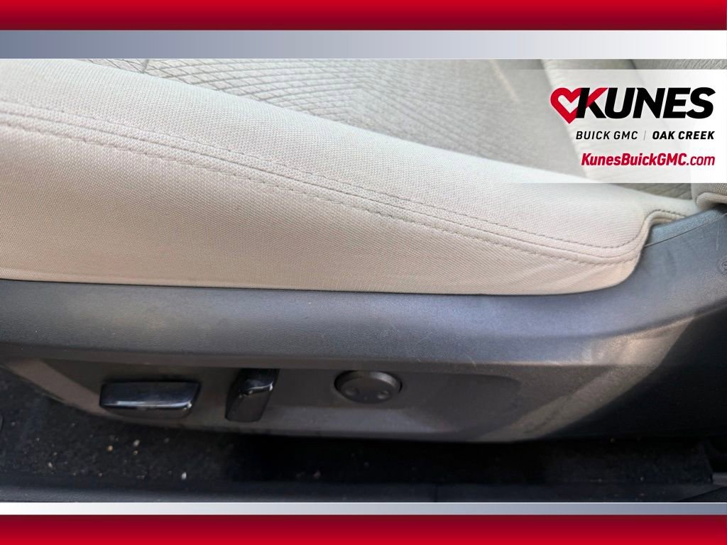 Used 2025 Nissan Rogue SV AWD/4WD image 8