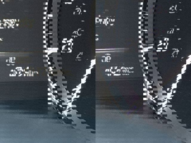 Used 2023 Toyota Highlander XLE image 16