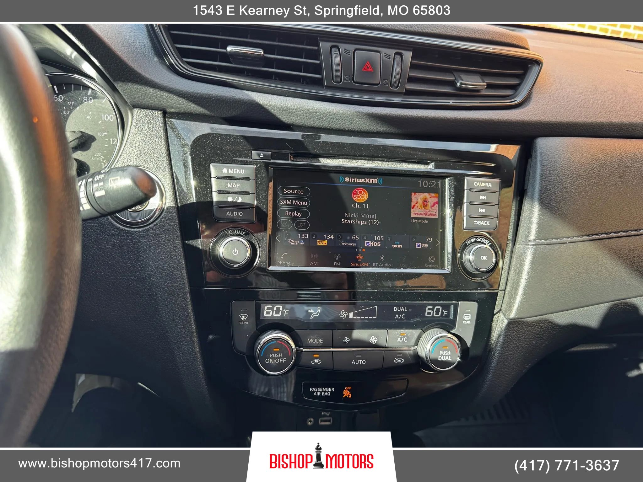 Used 2018 Nissan Rogue SV w/ Premium Package image 21