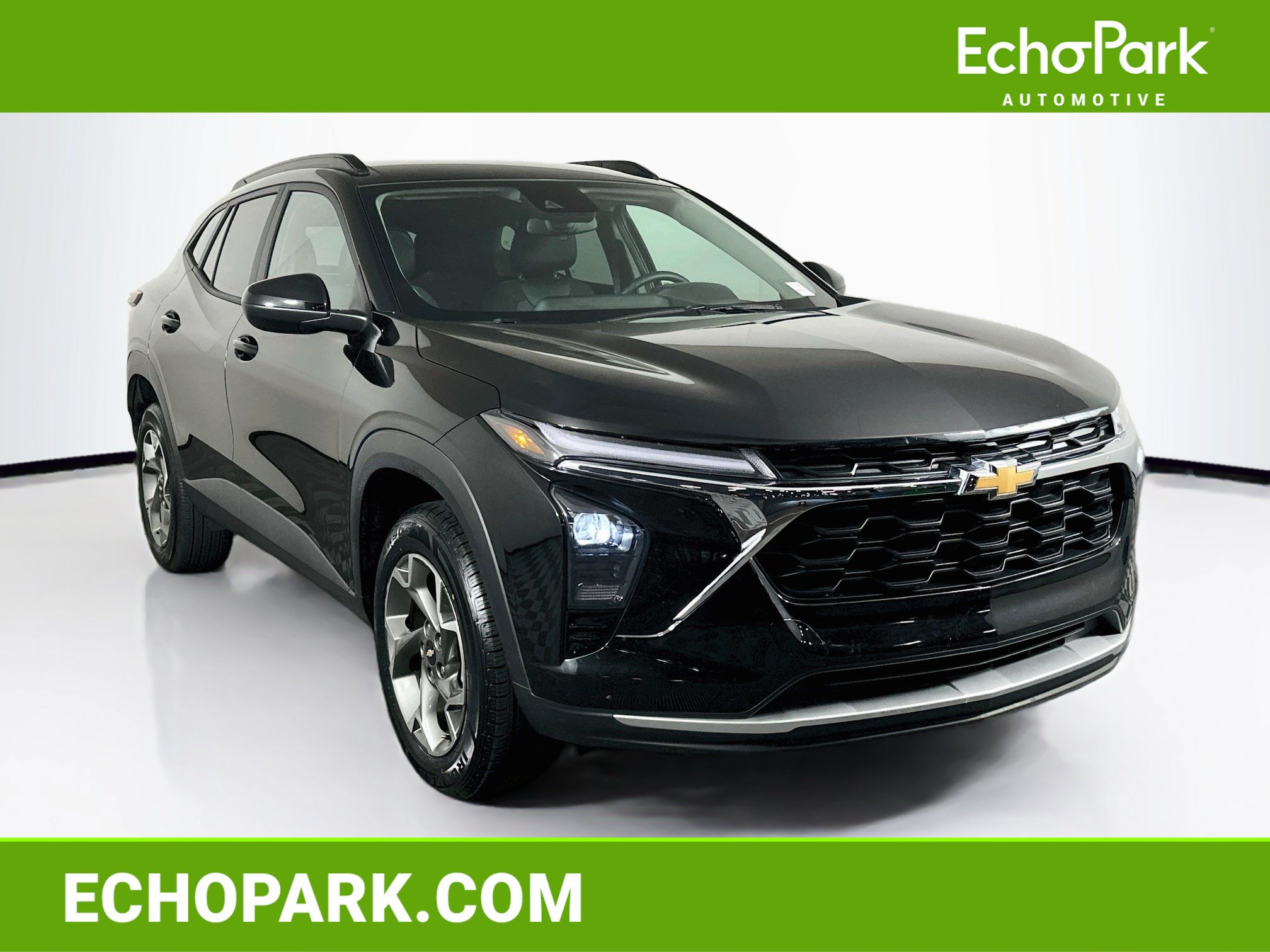 Used 2025 Chevrolet Trax LT w/ LT Convenience Package FWD image 1