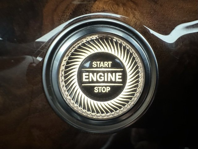 Used 2018 Mercedes-Benz E 300 4MATIC image 25