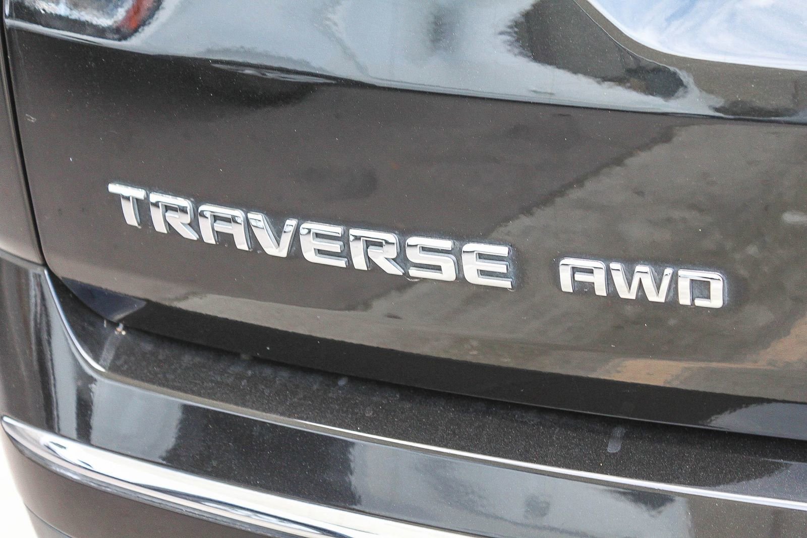 Used 2023 Chevrolet Traverse High Country image 10