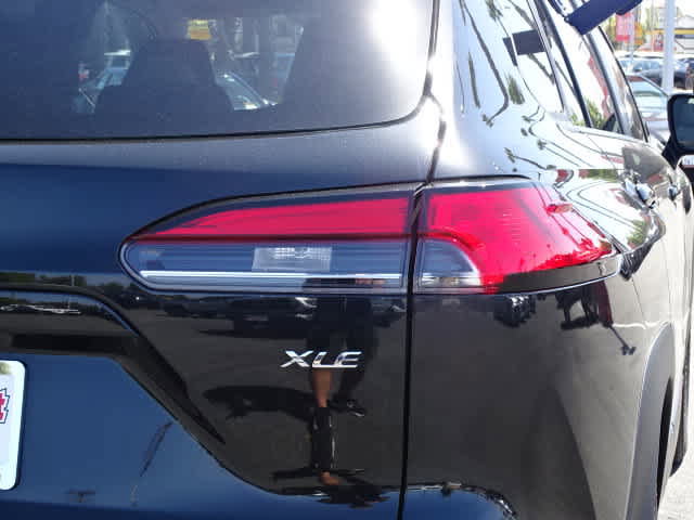 Certified 2025 Toyota Corolla Cross XLE w/ Convenience Package FWD image 12