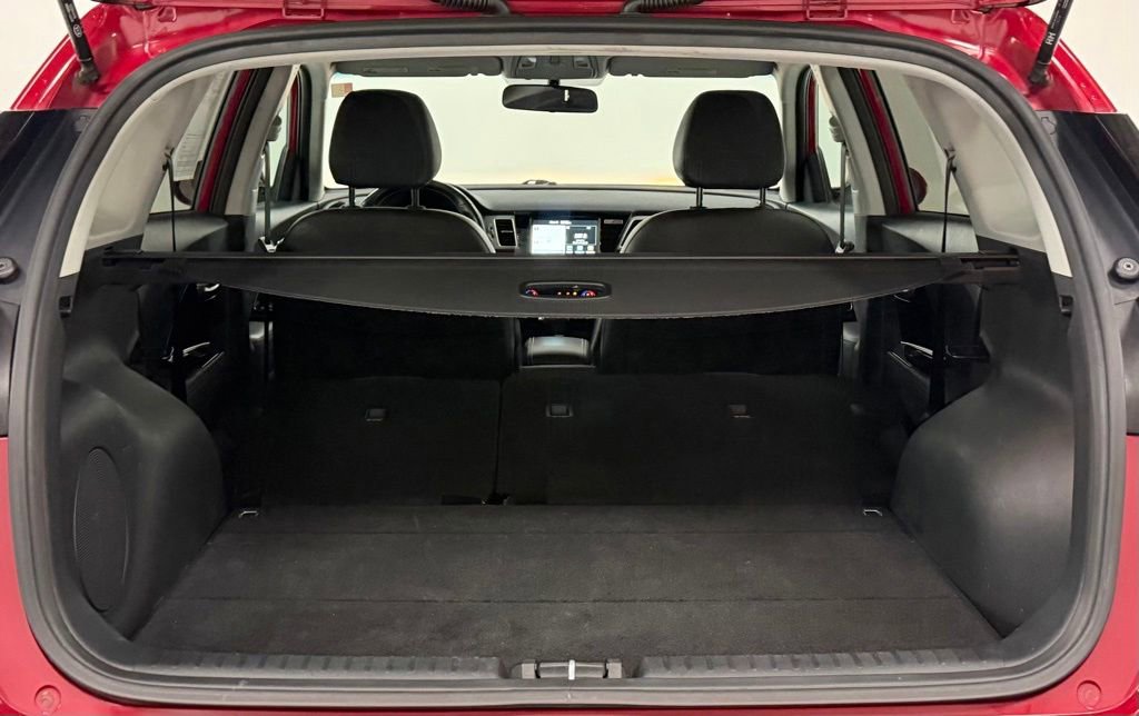 Used 2017 Kia Niro Touring FWD image 28