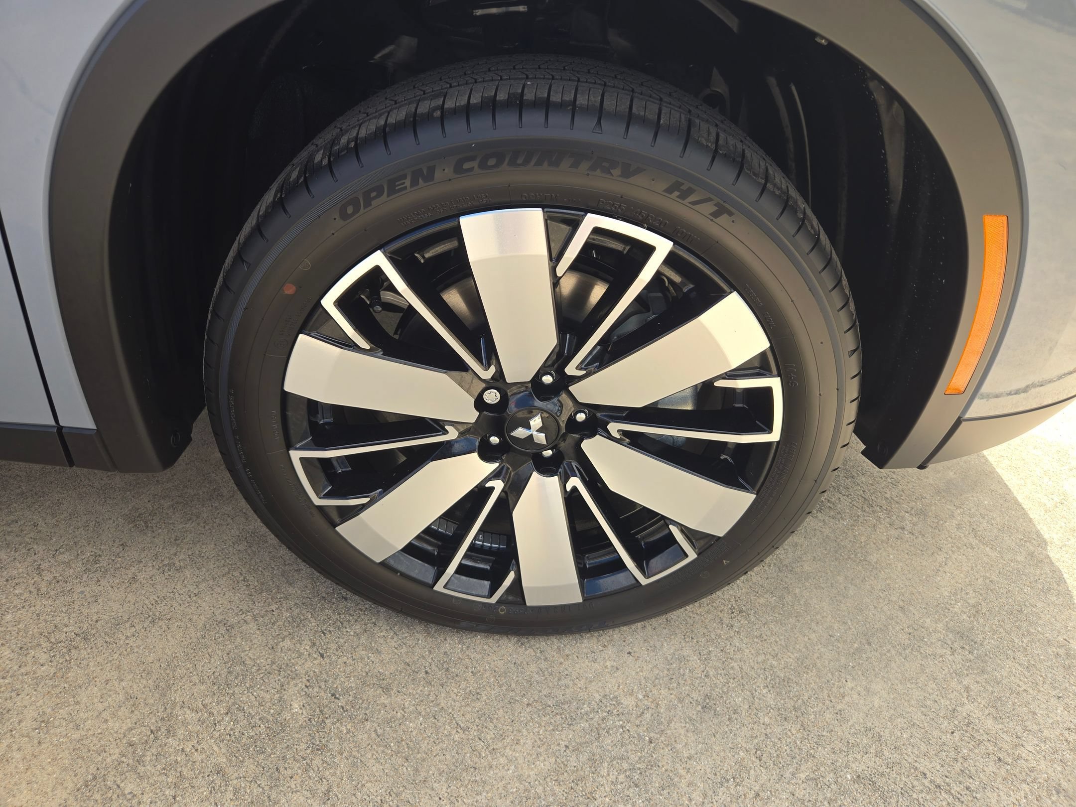 New 2026 Mitsubishi Outlander SE FWD image 24