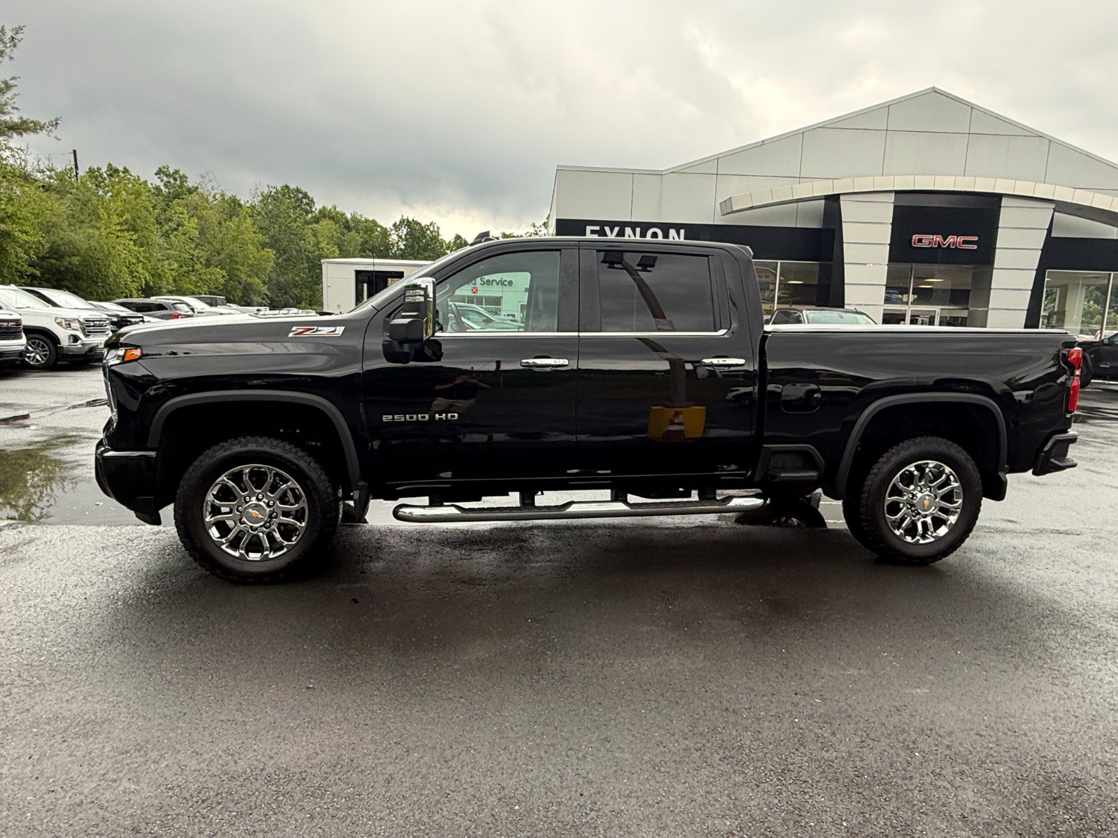 Used 2026 Chevrolet Silverado 2500 LT w/ Z71 Chrome Sport Edition AWD/4WD image 2