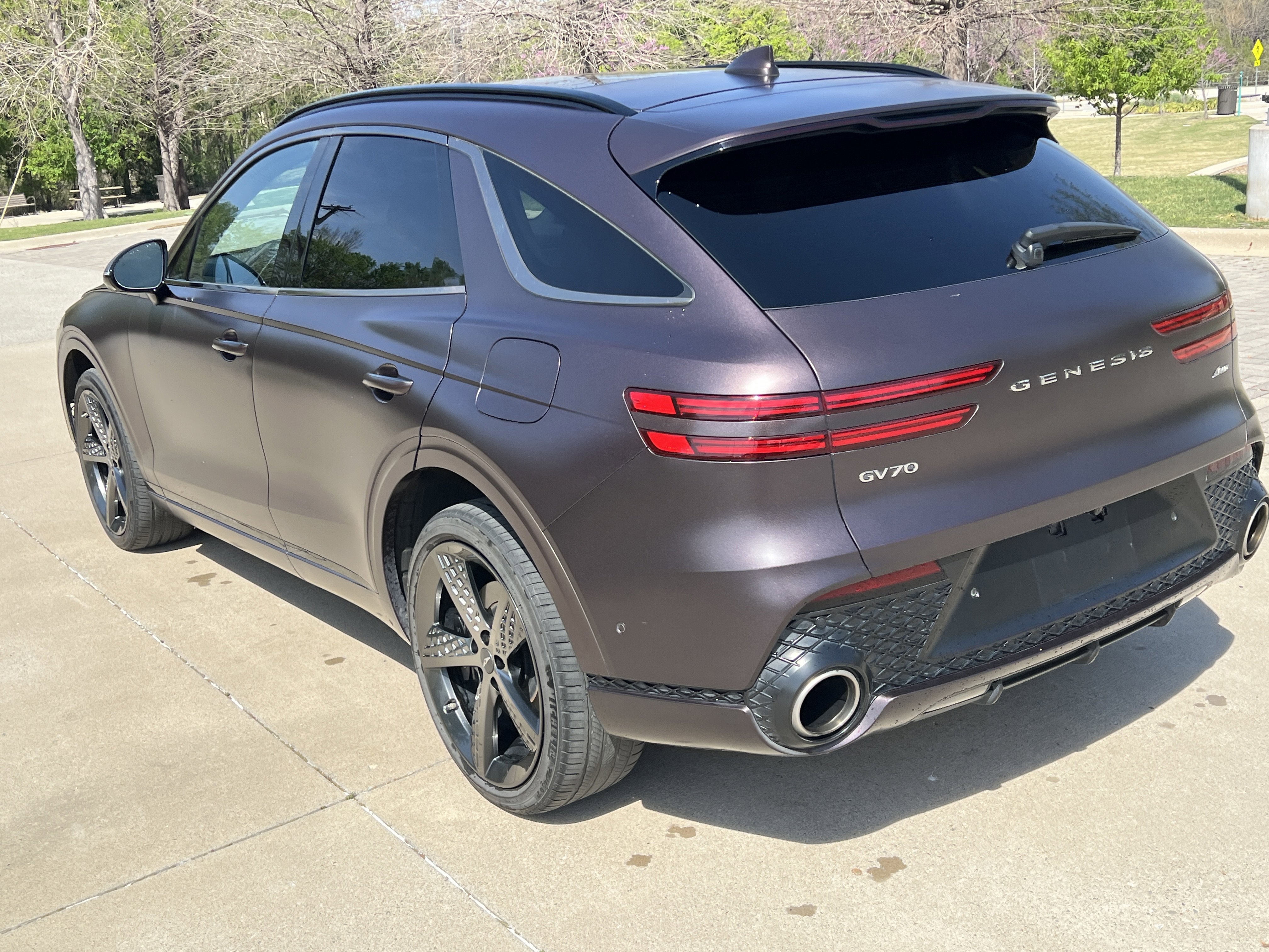 Used 2023 Genesis GV70 2.5T w/ Sport Prestige Package image 8