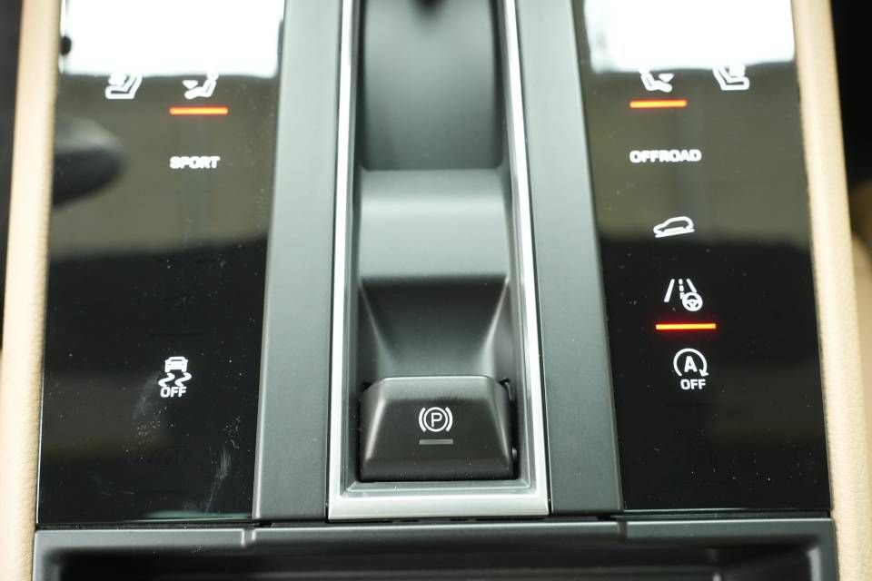 New 2026 Porsche Macan AWD/4WD image 22
