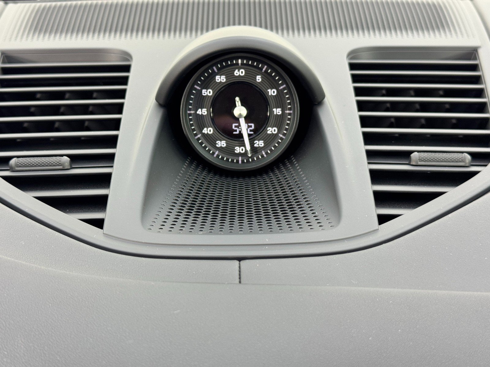 Used 2025 Porsche Panamera 4S w/ Premium Package image 25