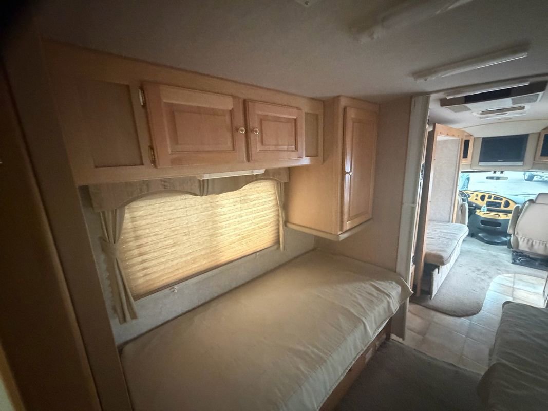Used 2006 Ford E-350 and Econoline 350 Super Duty image 27
