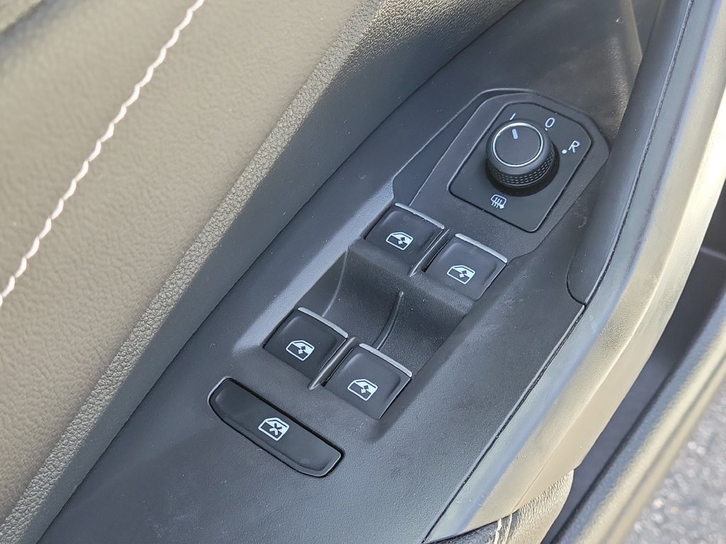 Used 2023 Volkswagen Jetta SEL FWD image 19