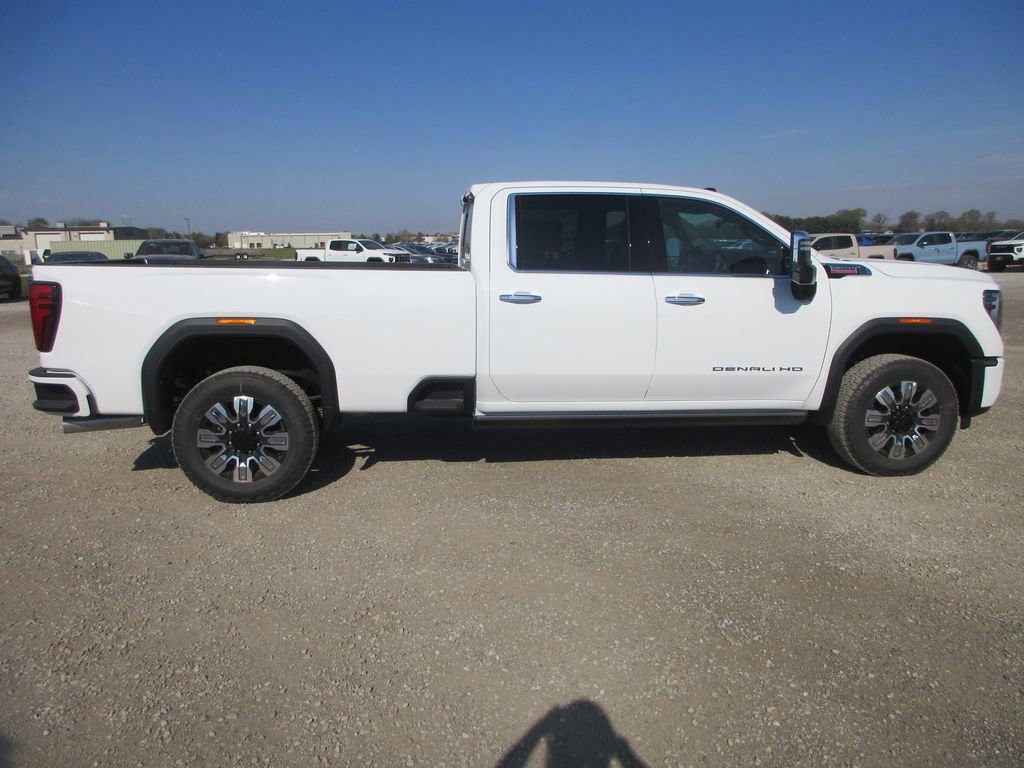 New 2026 GMC Sierra 3500 Denali w/ Denali Reserve Package AWD/4WD image 3