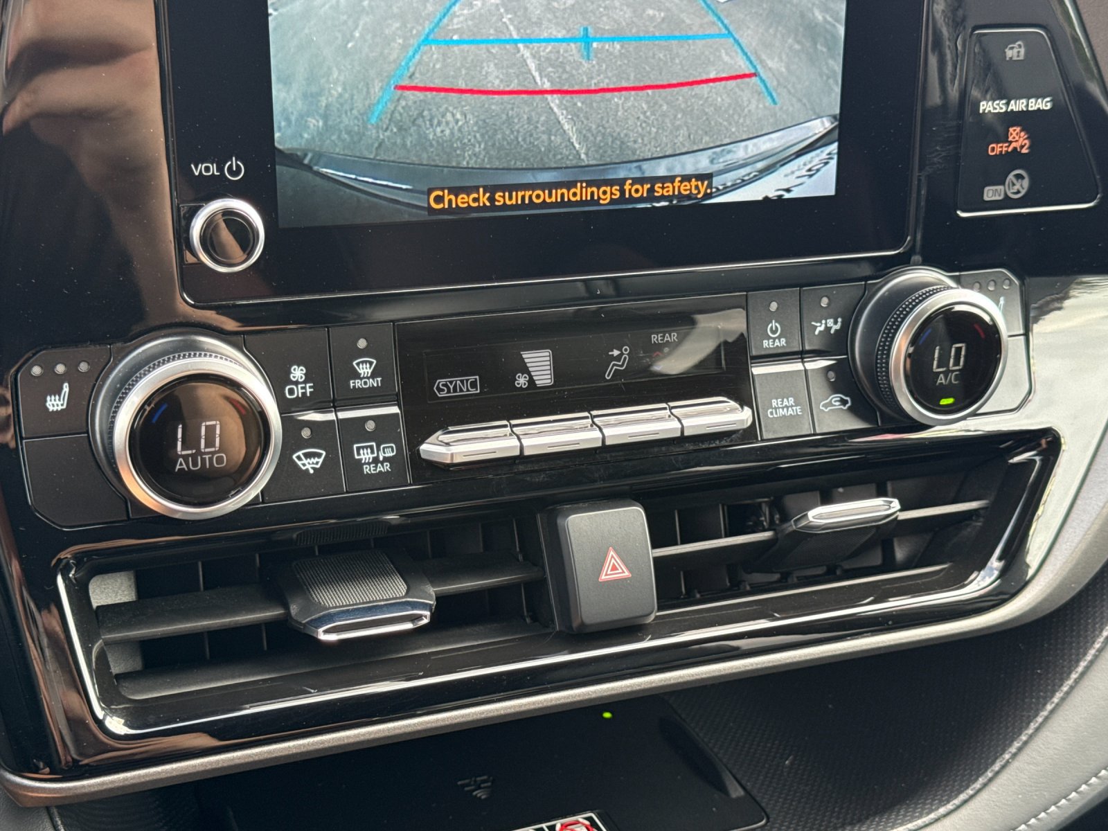 Used 2026 Toyota Highlander XLE AWD/4WD image 16