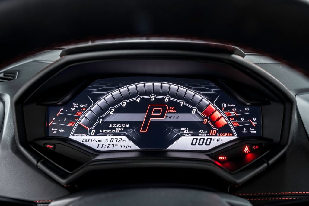 Used 2021 Lamborghini Huracan EVO RWD image 17