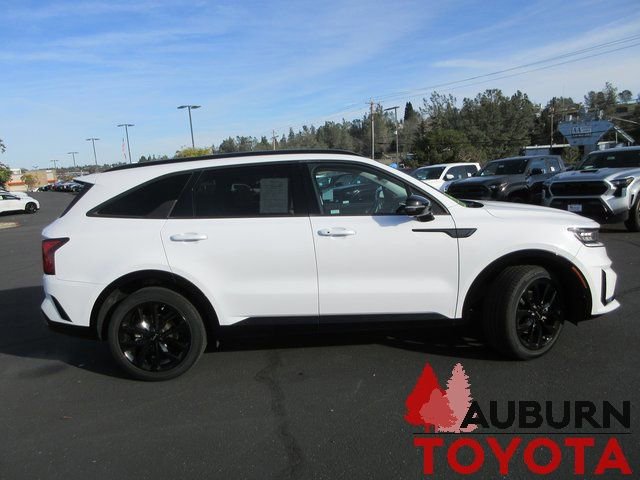 Used 2022 Kia Sorento SX image 3