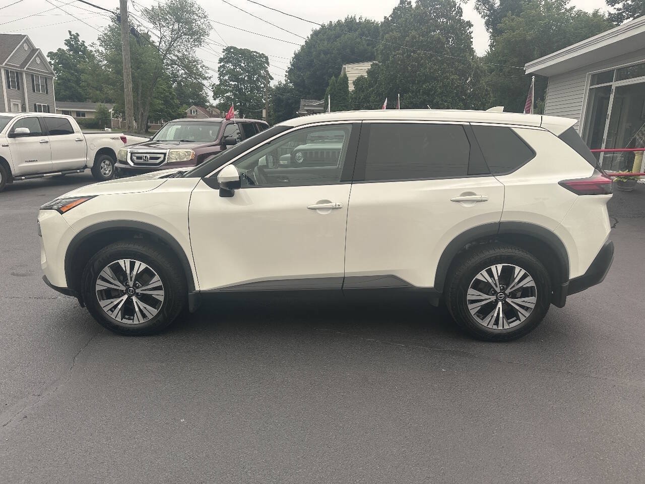 Used 2021 Nissan Rogue SV AWD/4WD image 10