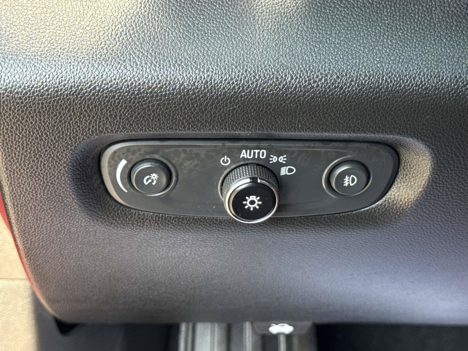 Used 2020 Chevrolet Traverse RS w/ LPO, Floor Liner Package FWD image 17