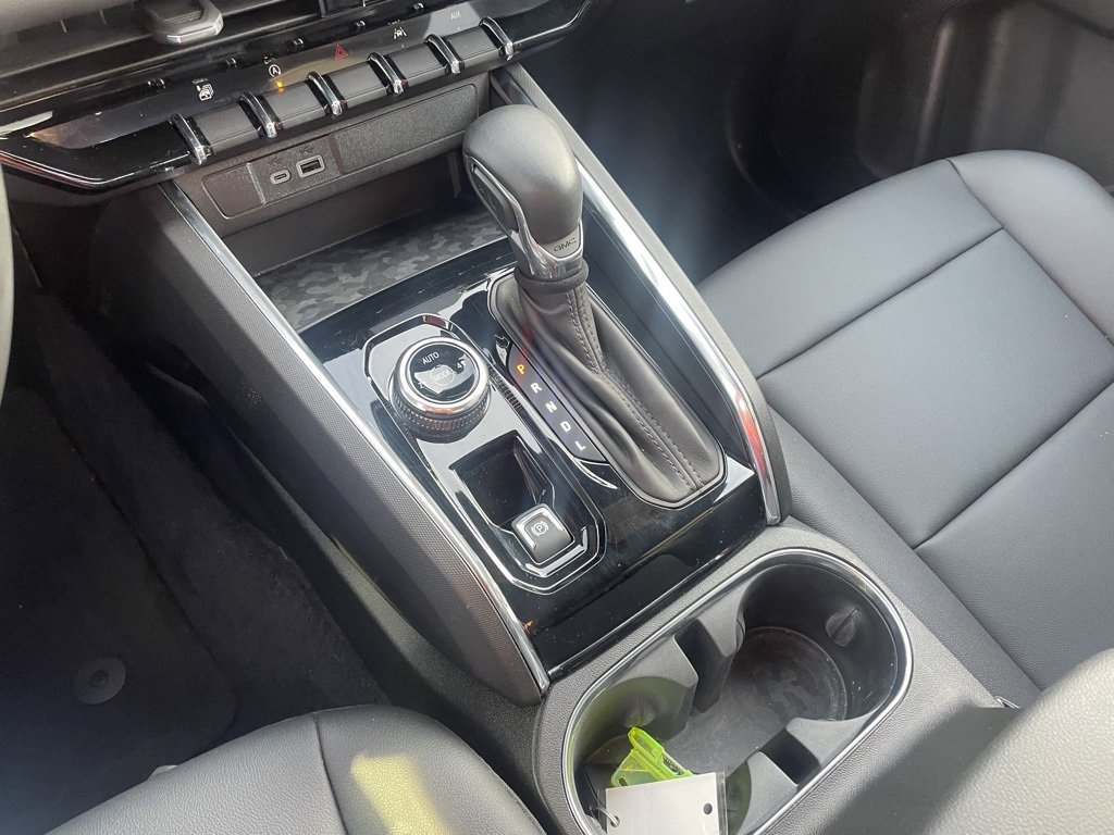 Used 2024 GMC Canyon Elevation w/ Elevation Premium Package image 19