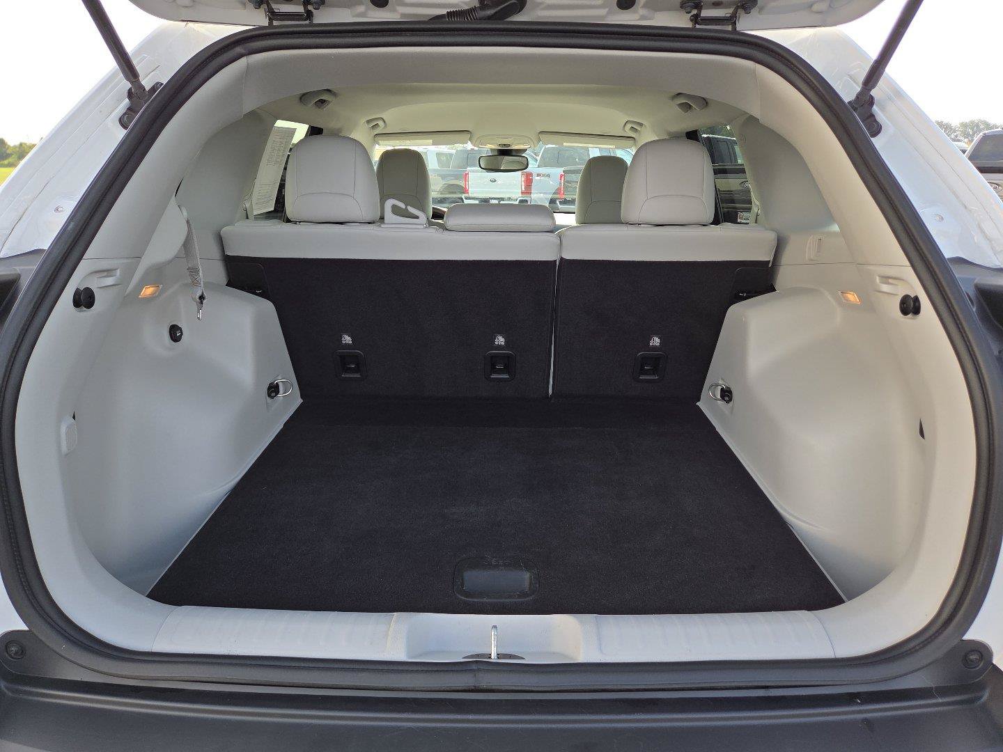 Used 2021 Jeep Cherokee Latitude Lux FWD image 13