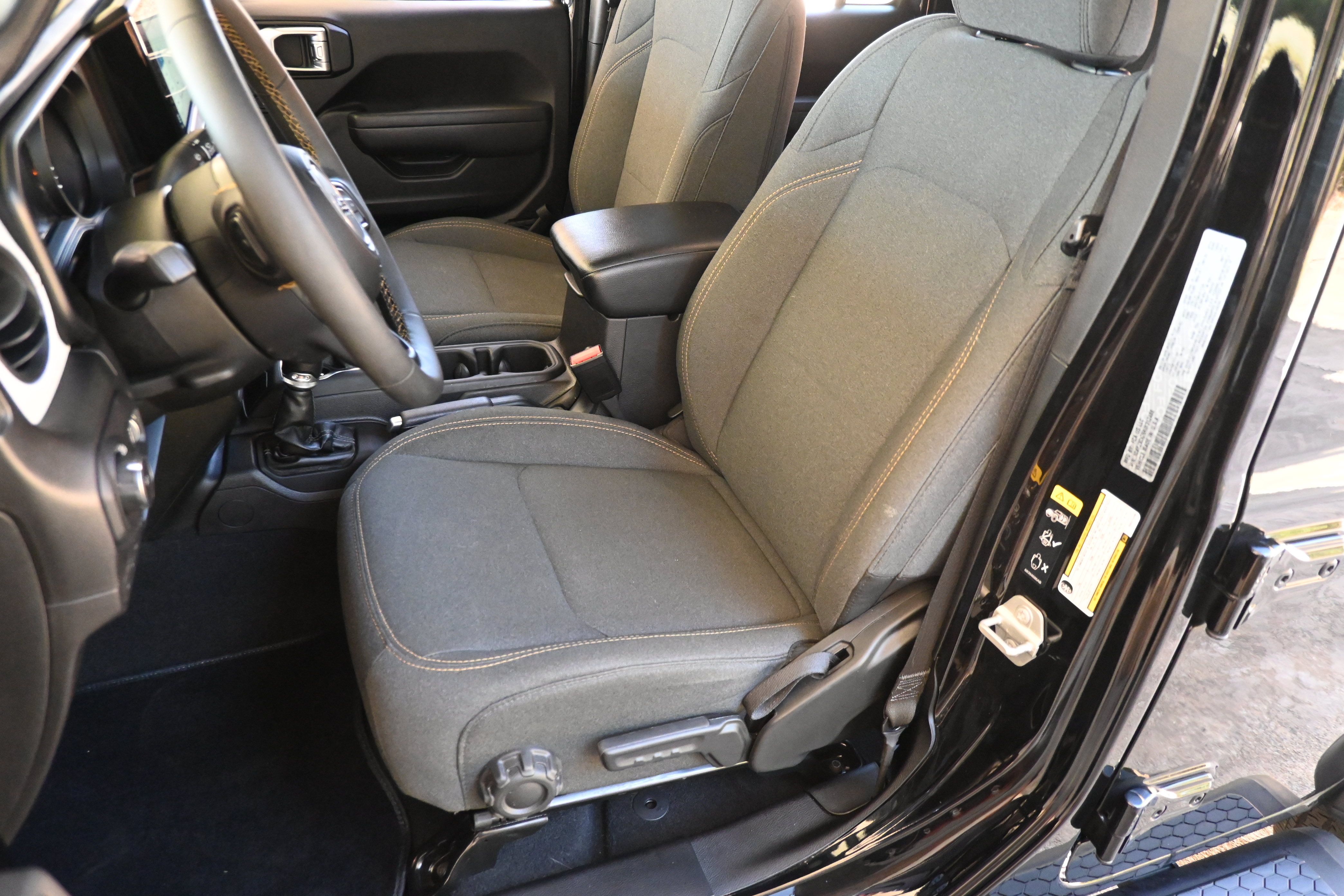 Used 2024 Jeep Wrangler Unlimited Sport AWD/4WD image 15