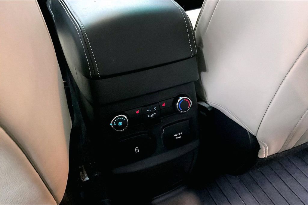 Used 2016 Ford Explorer Platinum image 10