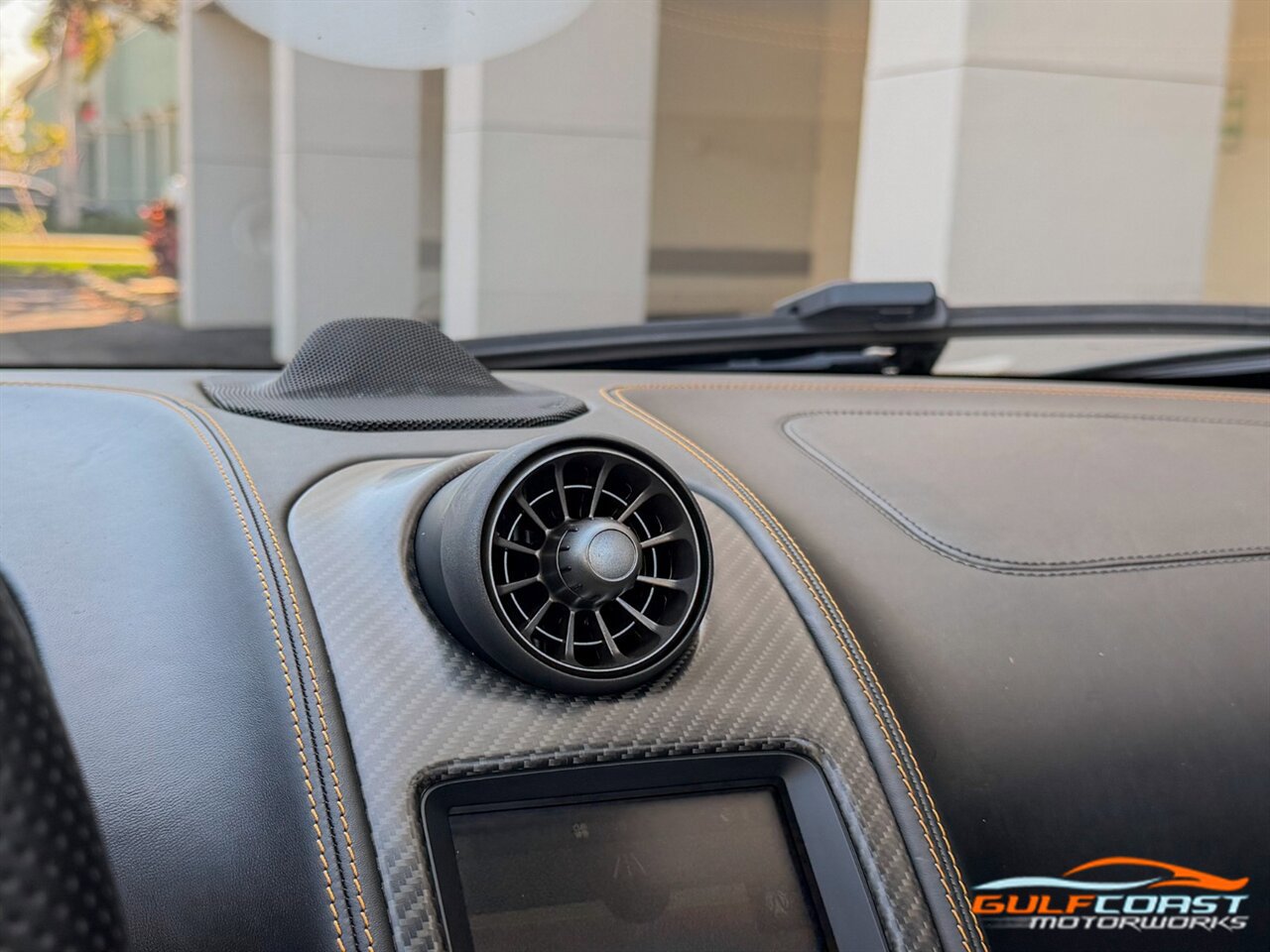 Used 2016 McLaren 675LT image 18