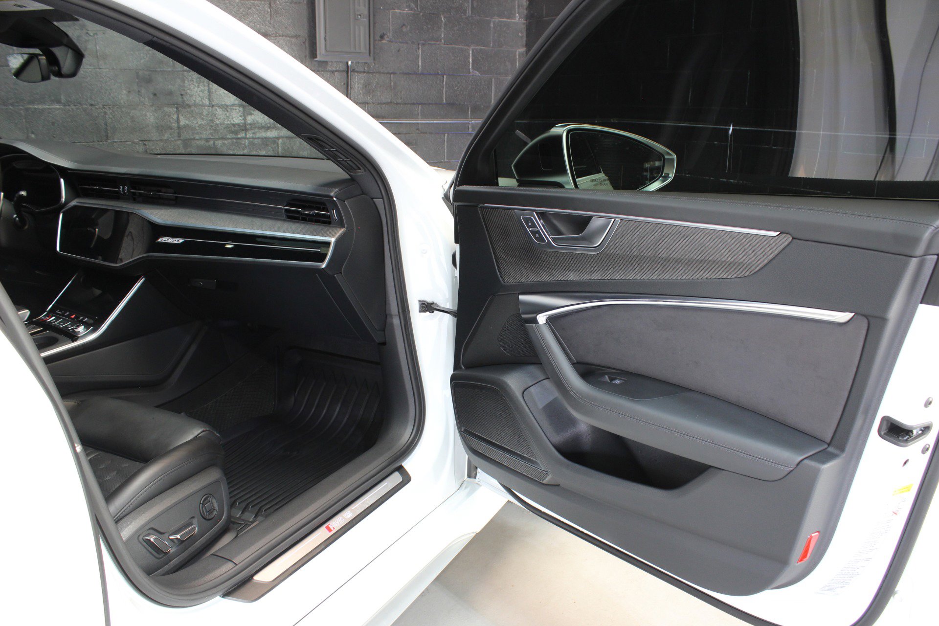 Used 2023 Audi RS 6 image 35