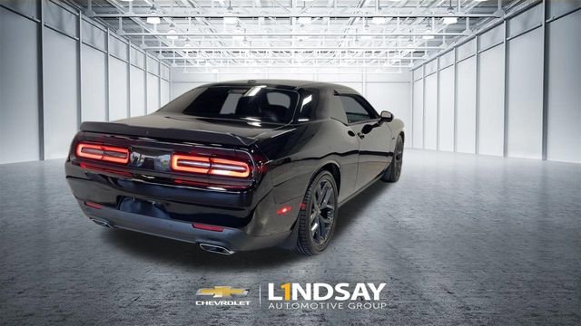 Used 2023 Dodge Challenger R/T w/ Blacktop Package image 9