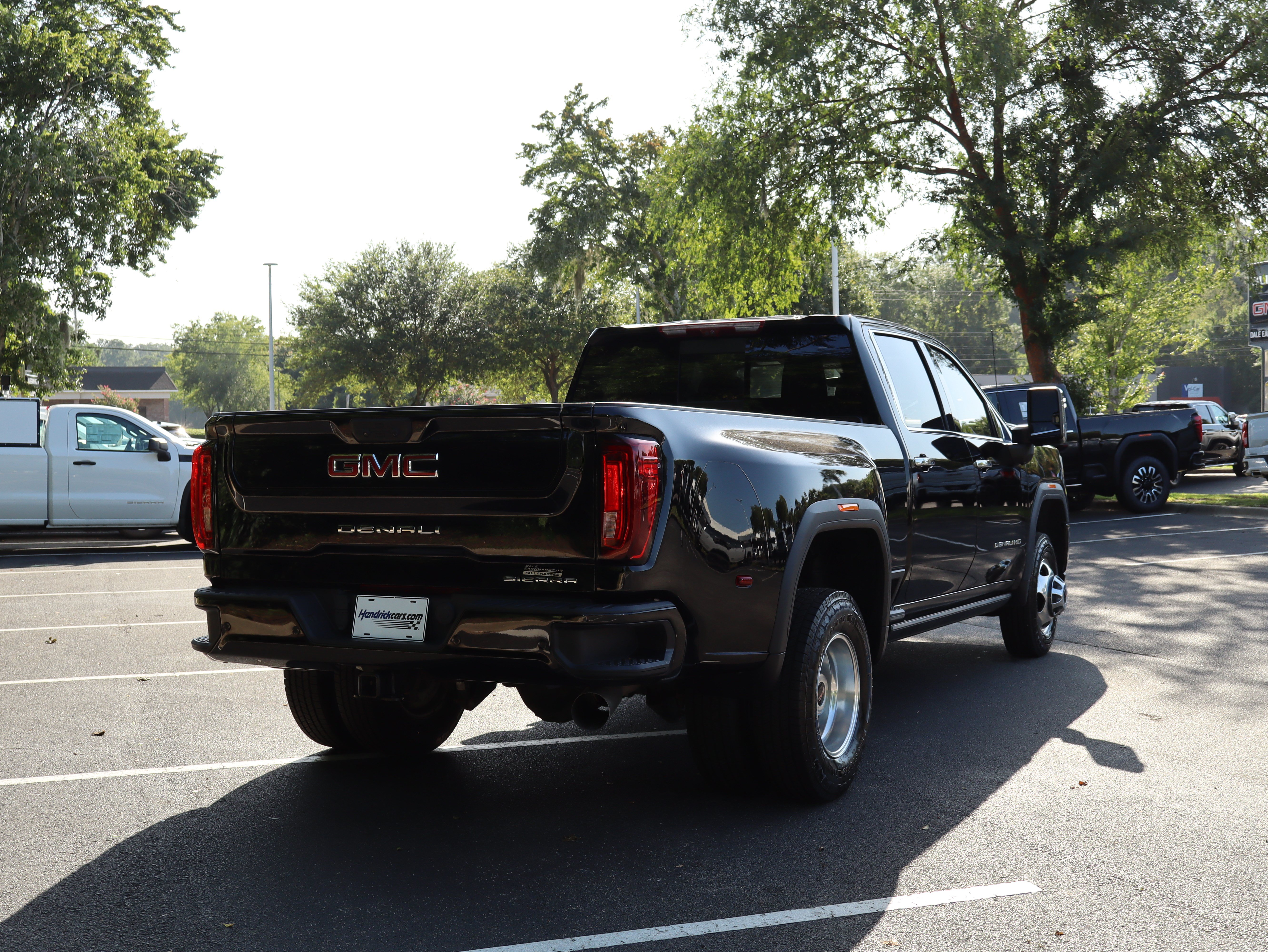 Used 2023 GMC Sierra 3500 Denali w/ Denali Ultimate Package AWD/4WD image 3