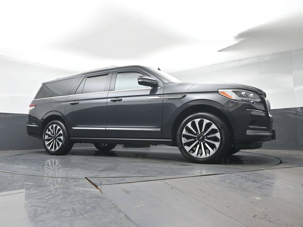 Used 2022 Lincoln Navigator L Reserve AWD/4WD image 35
