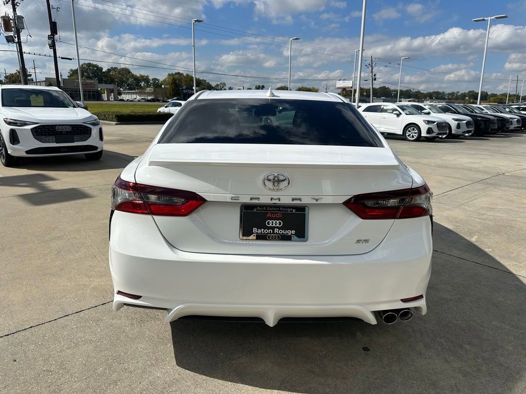 Used 2024 Toyota Camry SE image 8