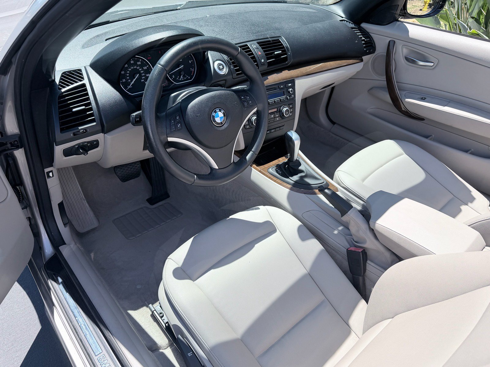 Used 2011 BMW 128i Convertible RWD image 15
