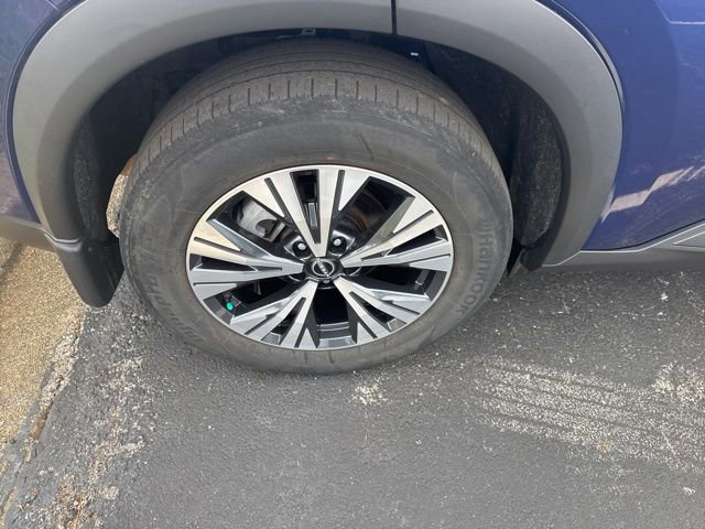 Used 2023 Nissan Rogue SV w/ SV Premium B Package image 14