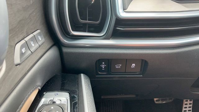 Certified 2025 Kia Sorento SX Prestige w/ Olive Brown Leather Package image 34