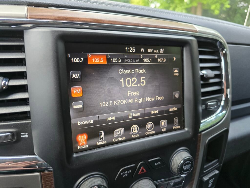 Used 2016 RAM 3500 Laramie w/ Convenience Group image 30