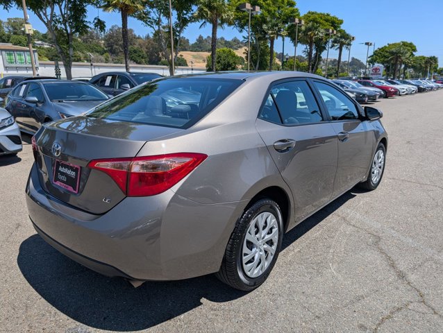 Used 2017 Toyota Corolla LE w/ Carpet Mat Package (TMS) FWD image 5