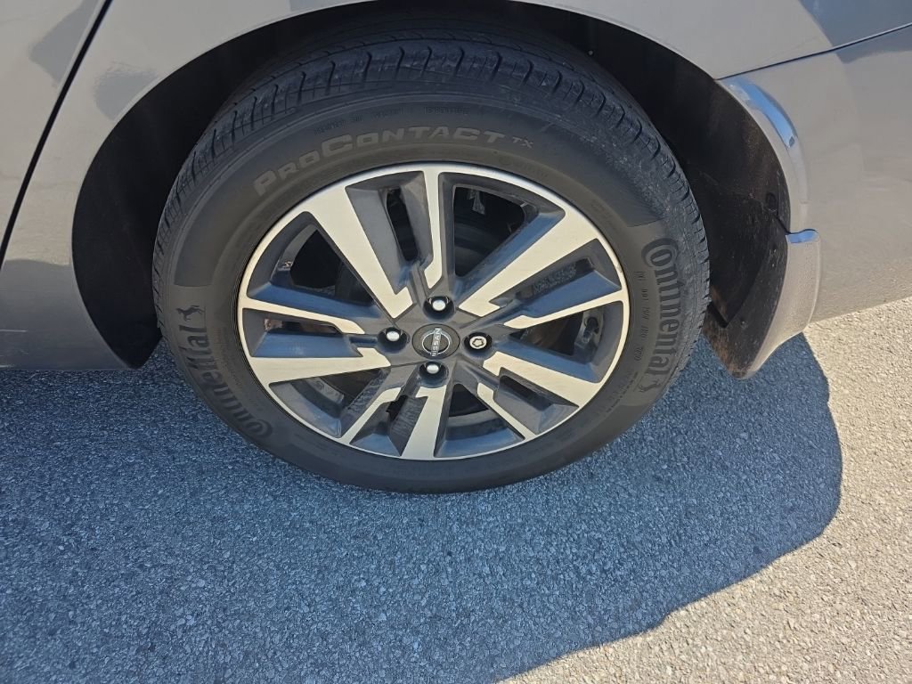 Used 2024 Nissan Versa S w/ S Plus Package image 9