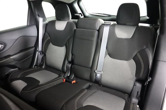 Used 2014 Jeep Cherokee Latitude w/ Cold Weather Group AWD/4WD image 29