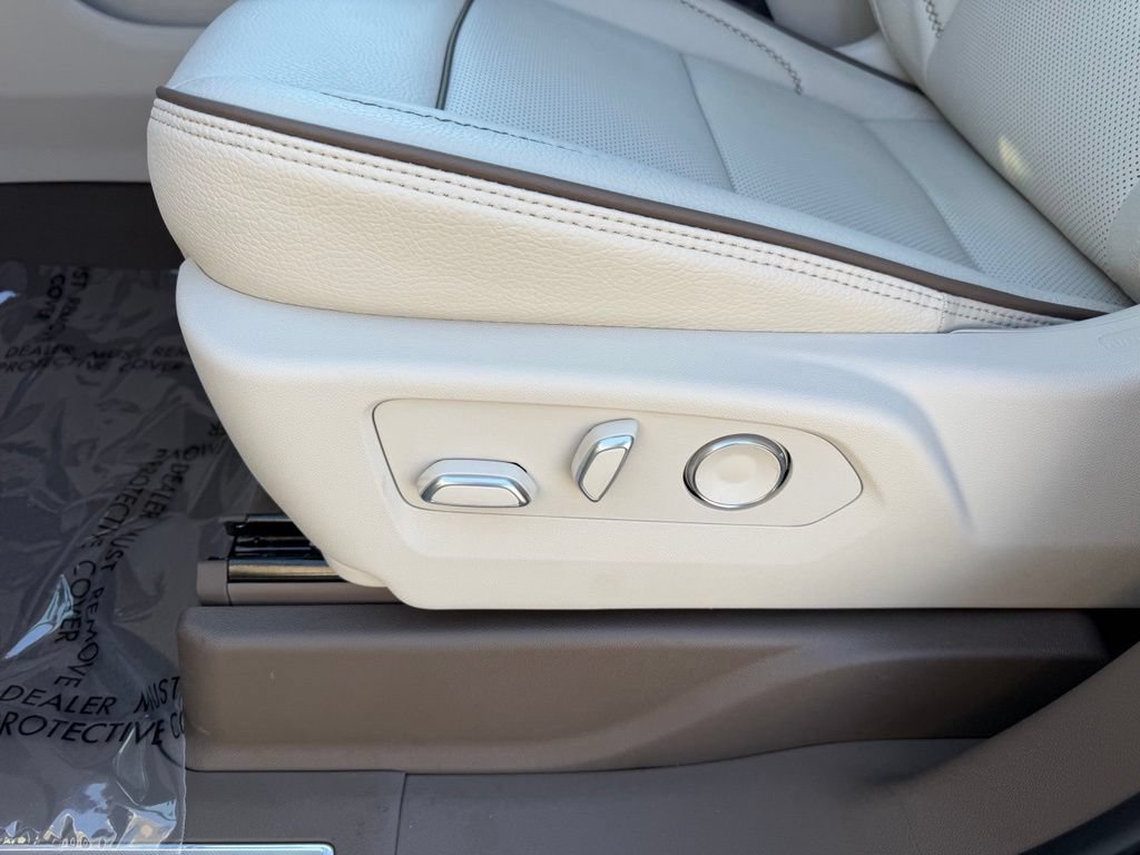 New 2026 GMC Yukon XL Denali w/ LPO, Floor Liner Package AWD/4WD image 12