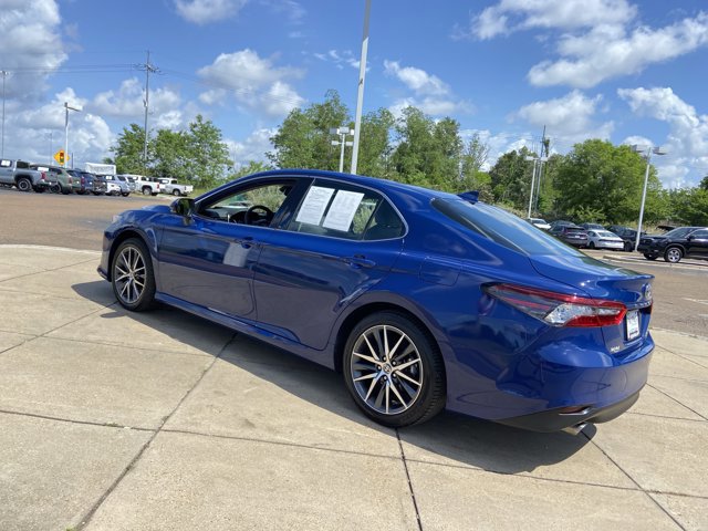 Used 2024 Toyota Camry XLE image 8